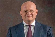 Ex Minister di Husticia di Hulanda den bista di crimen organisa