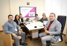 Minister Endy Croes a ricibi presentacion preliminar di Comision di Maneho di Idioma