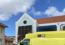 Minister Oduber ta anuncia compra di dos ambulance nobo