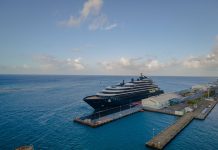 Minister Dangui Oduber: Pa prome biaha e barco crucero Evrima di “Ritz-Carlton Yacht Collection” ta na Aruba