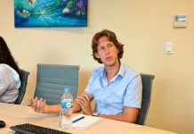 Minister Rocco Tjon a reuni cu dokter forensico Y a ricibi un presentacion amplio pa loke ta e desaroyo di e medico forensico pa Aruba