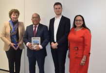 Delegacion di gemeente Venray a bishita Arubahuis