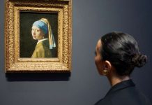 Exhibicion Vermeer ta habri nan porta awe na Rijksmuseum