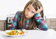 Merca: Casi mita di muchanan chikito no ta come berdura