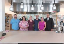 Monumento ex-Botica Aruba a bira KOAL Restaurant