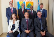 A nombra mr. David G. Kock como presidente di Raad van Advies