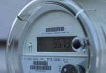 Costo di electricidad ta baha y awa ta bira mas caro