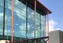 Doorlichting rapport ta destaca situacion preocupante tocante idioma di instruccion di enseñansa