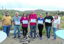 Minister Glenbert ta orguyoso: EPE a conoce su prome cursistanan den Horticultura