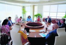 Minister di Finanzas a reuni cu Fitch pa e evaluacion financiero y economico di Aruba; Fin di maart por spera e resultado di e evaluacion