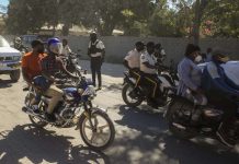 Mundo a cansa di reconstruccion na Haiti