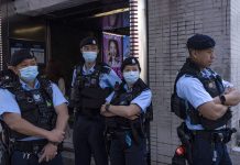 Polis na Hong Kong ta prohibi activistanan di join marcha di hende muhe