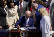 Senadornan Republicano: Placa pa chip di computer ta sosteniendo agenda ‘woke’