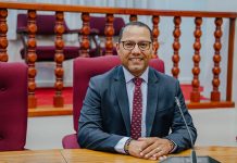 Parlamentario Ricky Hoek (MEP): Raft ta un ‘kat in de zak’