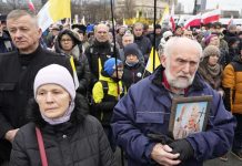 Polonia ta marcha pa defende Juan Pablo II contra acusacion di tapa abuso