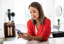 Usuarionan di iPhone ta ricibi advertencia pa eror costoso; Tur hende mester check nan celular Apple