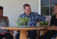 Lider di fraccion di AVP, mr. Mike Eman: Avp kier ancra e derecho riba un calidad di bida digno den constitucion!