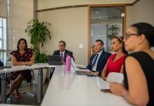 Minister Dangui Oduber: E proyecto di digitalisacion di e sistema di permiso di horeca ta avansando