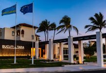 E Plataforma Presitigioso Regenerative Travel a Uni cu e Mihor Hotel di Caribe, Bucuti & Tara Beach Resort