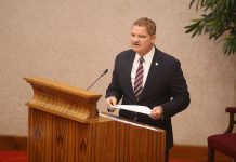 Lider di fraccion di AVP, mr. Mike Eman: Reconecta economia y gobernacion na e realidad y e bon comun