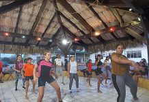 Kids & Youth in Action preparando pa competencia di baile cultural di Weganan Escolar