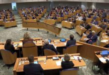 Hulanda: Parlamento ta haci preguntanan tocante donacion di 200 miyon na paisnan CAS