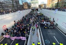 Hulanda: Polis Hulandes ta violando privacidad di manifestante riba un escala masivo