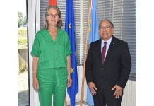 Embahadora pa Reino na Washington a bishita Minister Thijsen