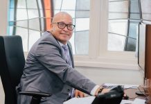 Presidente di Parlamento Edgard Vrolijk: Deporte na Aruba hayando su atencion