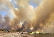 Dos mil persona evacua pa candela na Grecia