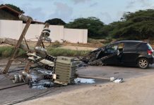 ELMAR: Accidente cu palonan di luz ta causa daño y incomodidad pa cliente