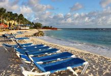 Corsou: Gobierno di Corsou ta propone un impuesto turistico pa uso di lama, oceano y naturalesa