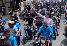 Venezuela: Grupo chavista a purba agredi Maria Corina Machado den un acto di campaña