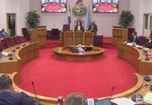 Cu 11 voto na fabor y 9 contra: Ley di BBO na frontera a keda aproba