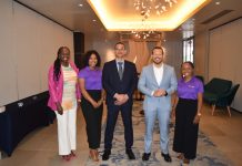 Fundacion Pa Nos Muchanan: Mainta Informativo Plan di Desaroyo Profesional pa Centronan di Cuido di Mucha