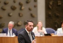 Miguel Mansur parlamentario di ACCION21: “Ta un locura e hecho di no acepta e Ley di Reino pa Supervision Financiero”