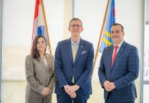 Minister Geoffrey Wever: Minister Geoffrey Wever a reuni cu embahador Hulandes staciona na Venezuela