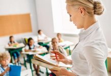 Hulanda: Mita di scolnan Hulandes tin escasez di 1 pa 6 docente pa proximo aña escolar