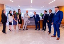 Prome bufete Americano ta establece su mes na Aruba