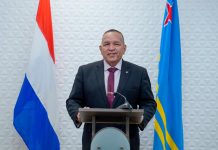 Parlamentario Endy Croes ta cuestiona proceso di sreening; David Kock ta padrino di bruid di Mike Eman