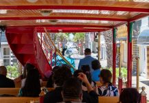 Minister Ursell Arends: Comerciantenan Contento cu Tram ta Bolbe Pasa den Caya Betico Croes