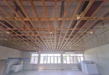 Dos klas di Instituto Pedagogico Arubano ta den pleno renobacion