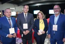 Minister Endy Croes (MEP) ta gradici San Nicolas Business Association pa contribui den e desaroyo di San Nicolas