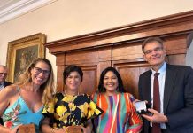 Minister di Finanzas y Cultura, Xiomara Maduro (MEP) ta gradici embahador pa reino Hulandes na Washington DC pa su atencion pa Aruba