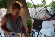 Prome Minister Evelyn Wever-Croes: ‘International Lefthanders Day’; “Un dia pa para keto y tuma e oportunidad pa sinti bo orguyoso cu bo ta un di e 10% cu ta man robes”