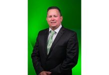 Junior Croes (AVP): Presidente di Parlamento ta humiya y cherche di pensionadonan; Pero tin auto di pueblo di 100 mil florin JUNI JUNIOR