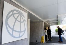 Trabao online ta creciendo rapidamente pero e empleadonan ta falta proteccion