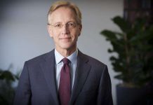 Minister di Educacion ta urgi graduadonan pa considera educacion vocacional