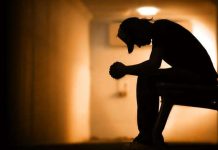 Estudio: Hende homber di edad medio tin mas chens pa comete suicidio