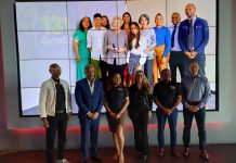 Telefon pa Hubentud preparando pa celebra Dia Internacional di Derecho di Mucha grandemente